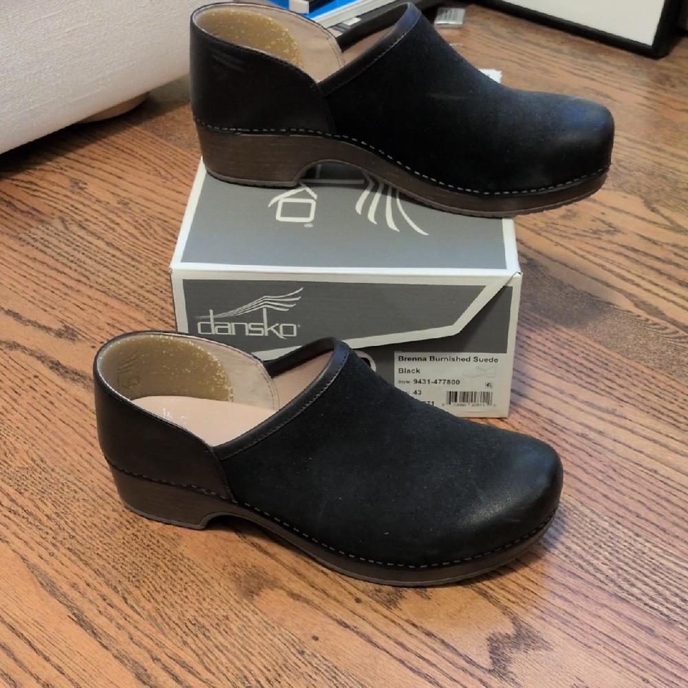 Dansko Brenna Black Burnished Leather Clogs (43)